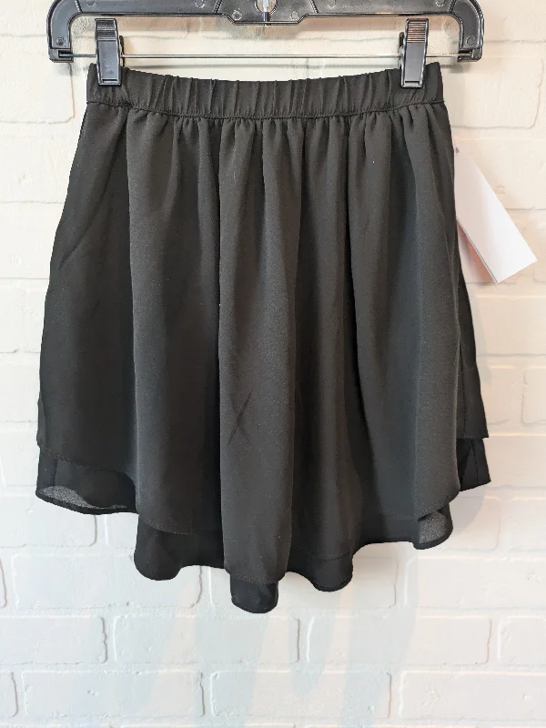 Black Skirt Mini & Short Banana Republic, Size 00