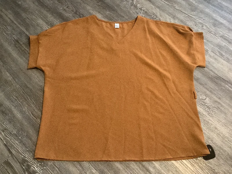 Top Short Sleeve By Clothes Mentor In Brown, Size: M