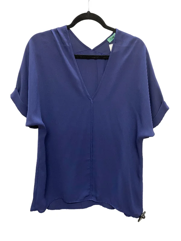 Top Short Sleeve By Clothes Mentor In Navy, Size: L