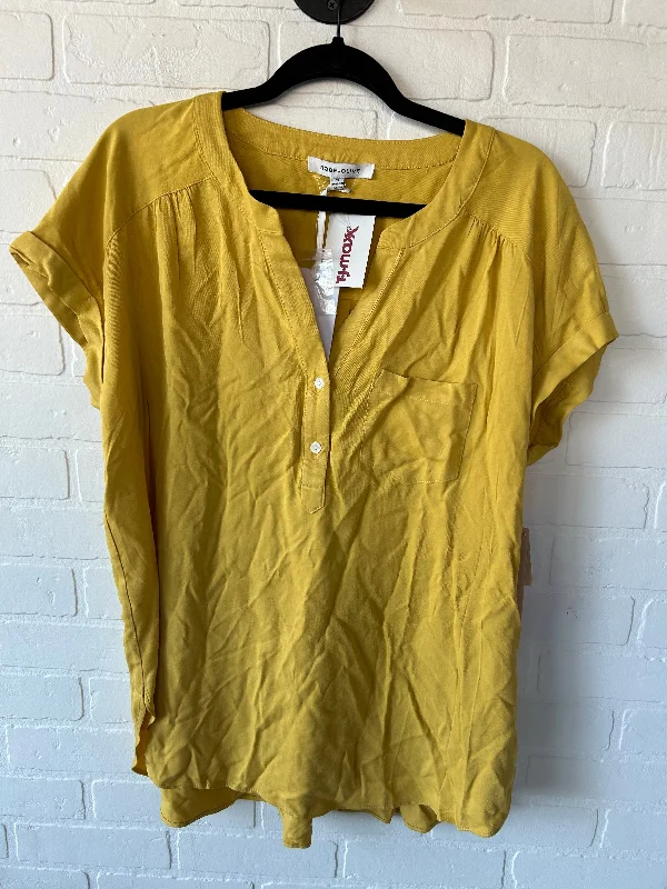 Top Short Sleeve By Rose And Olive In Yellow, Size: Xl