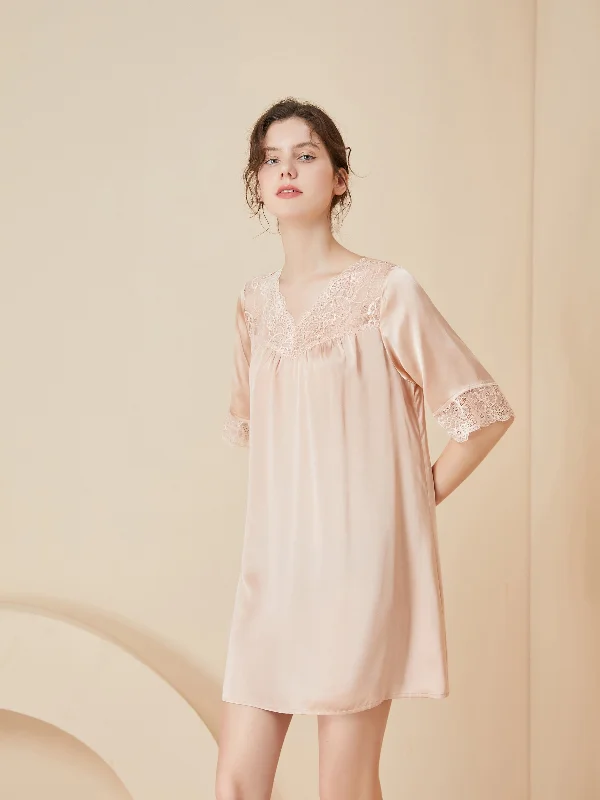 Loose Lace Charm Silk Nightgown